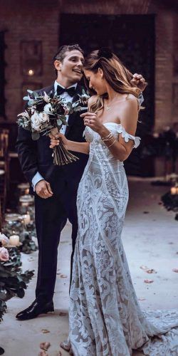 Elegant Off-the-Shoulder Wedding Dresses