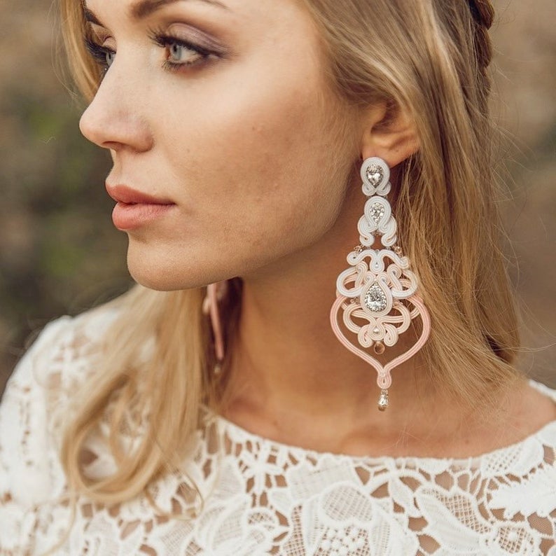 Eye-catching Statement Bridal Earrings That Wow