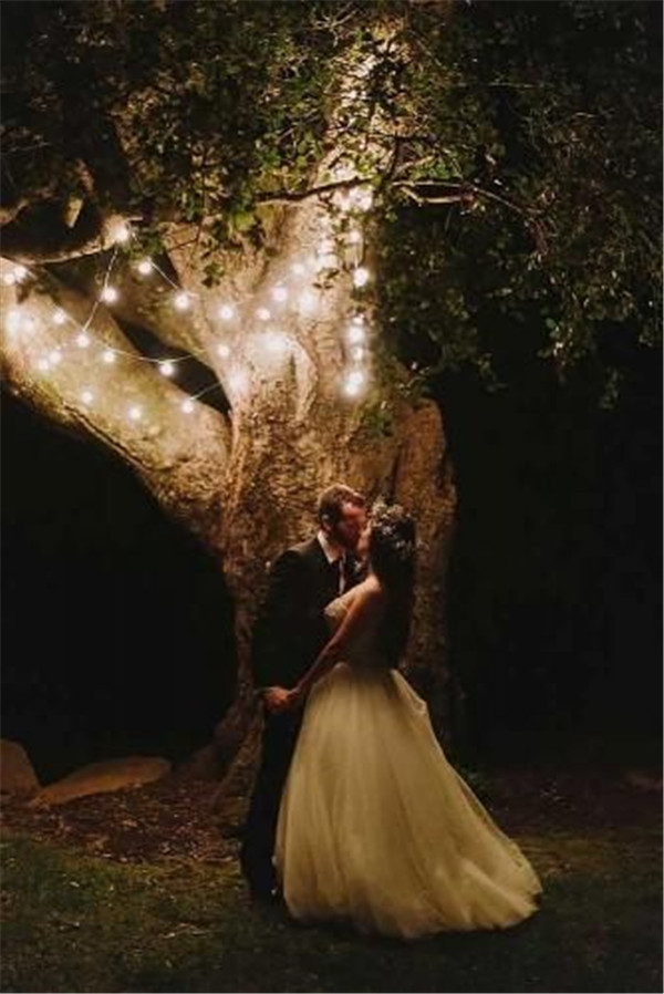 The Most Incredible Night Wedding Photos Ever