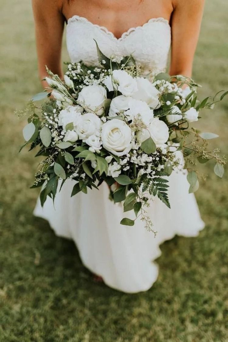 Elegant White Wedding Bouquets You Will Love