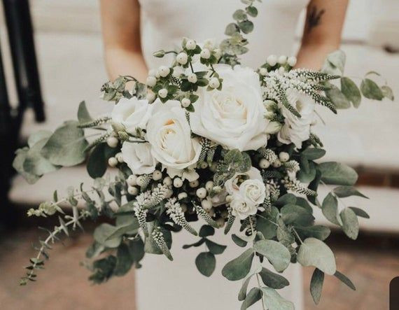 Elegant White Wedding Bouquets You Will Love